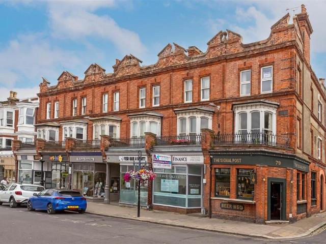 Flat for sale in West Worthing, Worthing