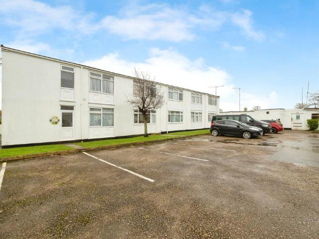 Flat for sale in Dawlish, Bridford