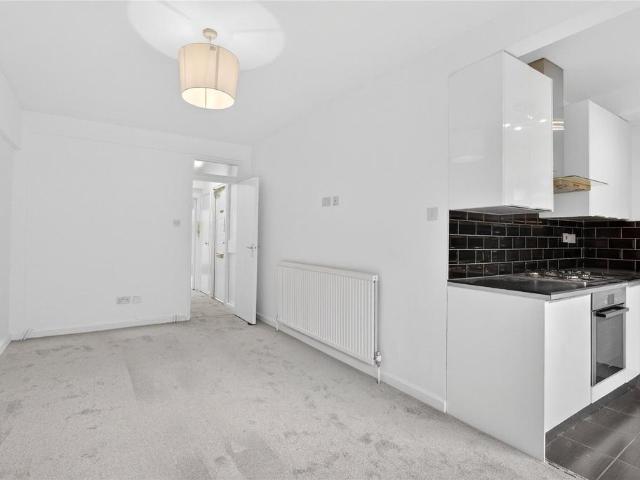 Flat for sale in East Marylebone, Mayfair