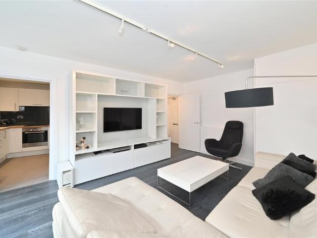 Flat for sale in Chelsea, Greater London