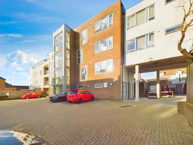 Flat for sale in New Town, Horsham
