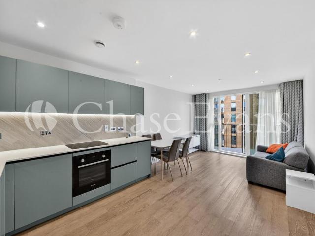 Flat for sale in Slough