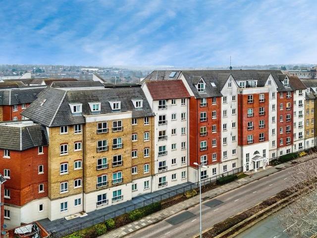 Flat for sale in Semilong, Northampton