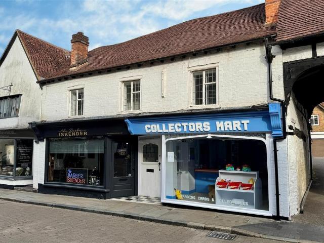 Flat for sale in Holloway Hill, Waverley