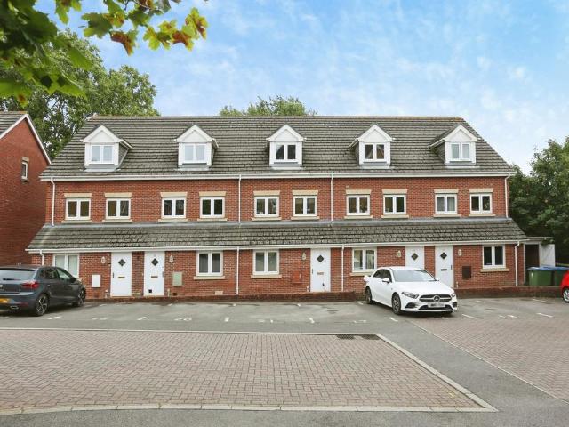 Flat for sale in Fareham, Hampshire