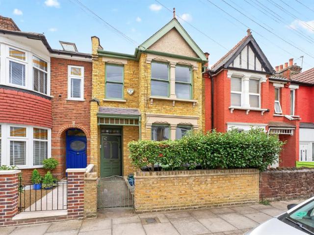 Flat for sale in Greater London