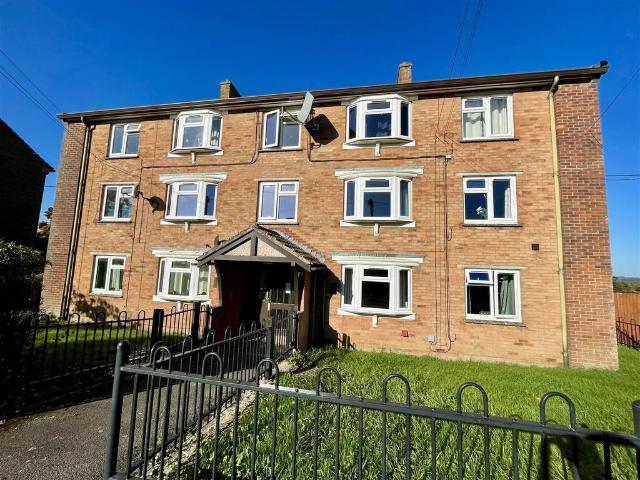 Flat for sale in Devizes, Wiltshire