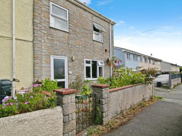 Flat for sale in Roseworthy, Cornwall