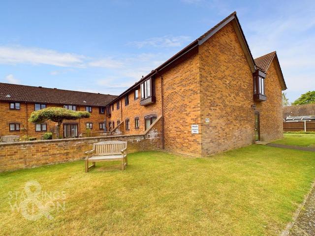 Flat for sale in Crostwick, Norfolk
