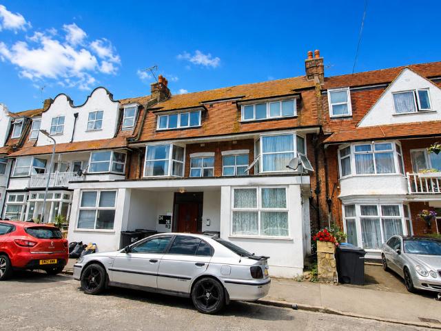 Flat for sale in Cliftonville West, Thanet