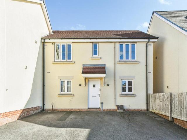 Flat for sale in Barton Stacey, Hampshire