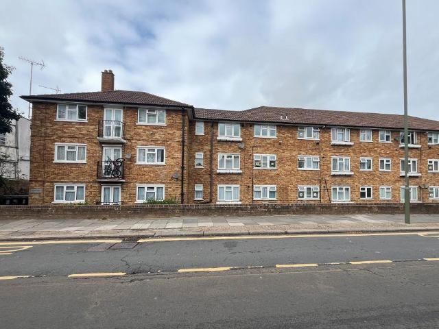 Flat for sale in London Borough of Barnet, Greater London