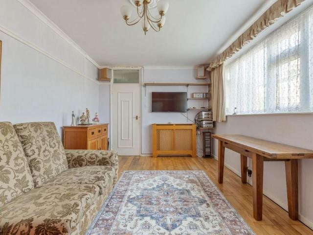 Flat for sale in London Borough of Lewisham, Lower Sydenham