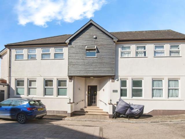 Flat for sale in Withycombe, Budlake