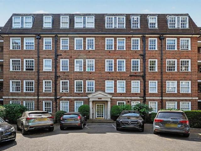 Flat for sale in Belsize Park, Greater London