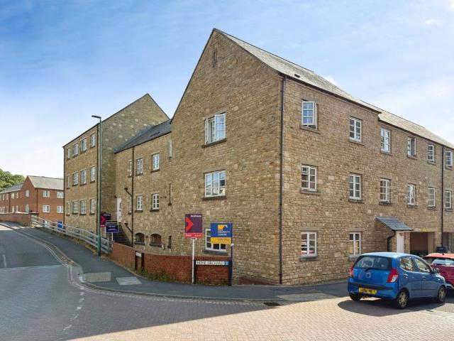 Flat for sale in Selsley, School House