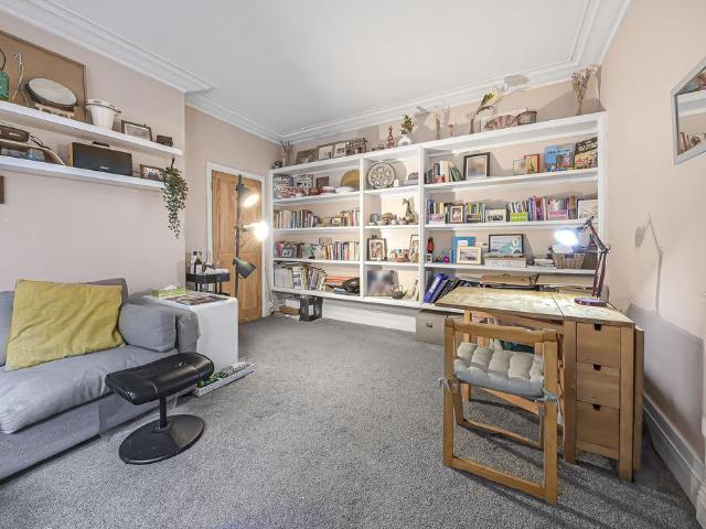 Flat for sale in West Kensington, Greater London