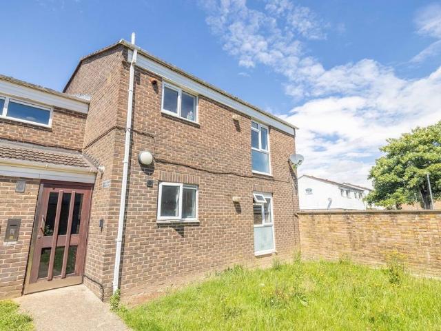 Flat for sale in Slough