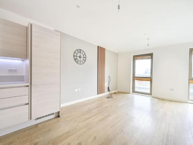 Flat for sale in Greater London