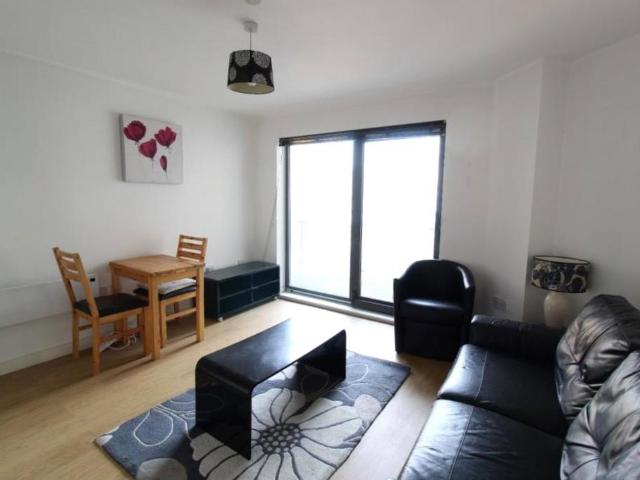 Flat for sale in Quarry Hill, West Yorkshire