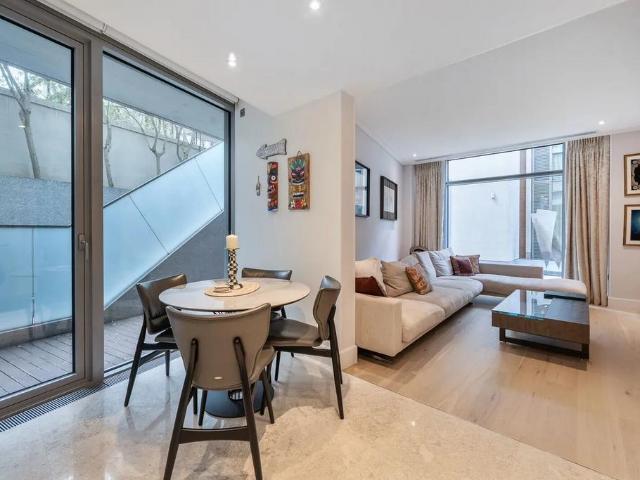 Flat for sale in City of Westminster, Greater London