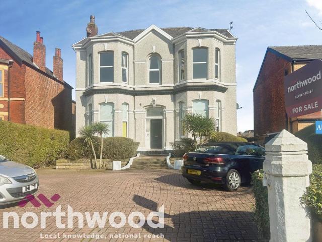 Flat for sale in Meols Cop, Southport