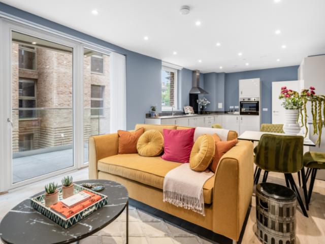 Flat for sale in SW15, London