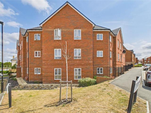 Flat for sale in Aldershot, Rushmoor