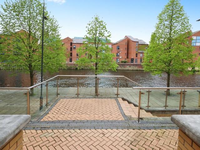 Flat for sale in West Yorkshire