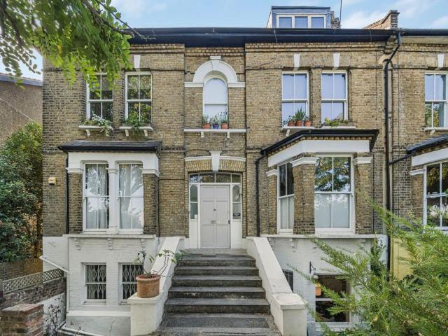 Flat for sale in London Borough of Islington, Greater London