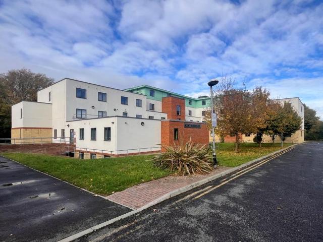 Flat for sale in Barracks, Canterbury