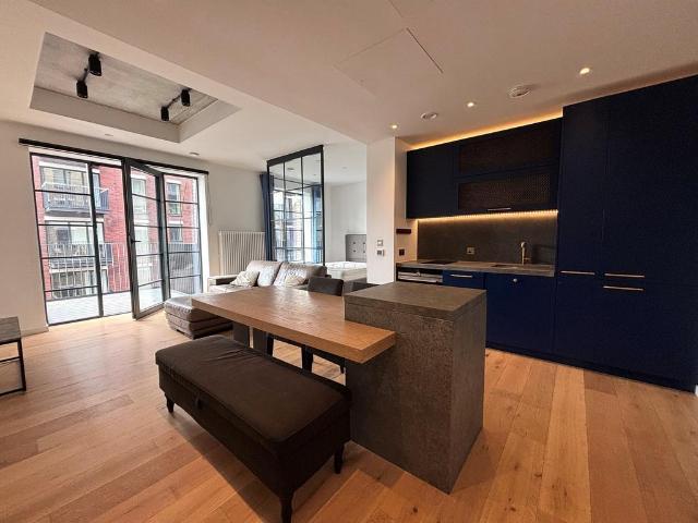 Flat for sale in Blackwall, Greater London