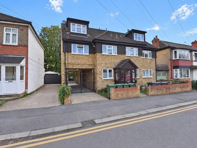 Flat for sale in London Borough of Waltham Forest, Greater London