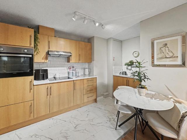 Flat for sale in Stand, Bury