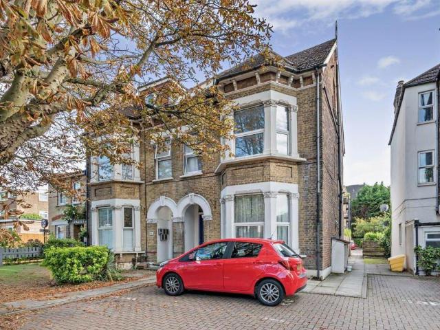 Flat for sale in London Borough of Croydon, Greater London