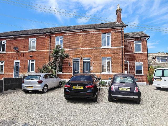 Flat for sale in Woking, Surrey