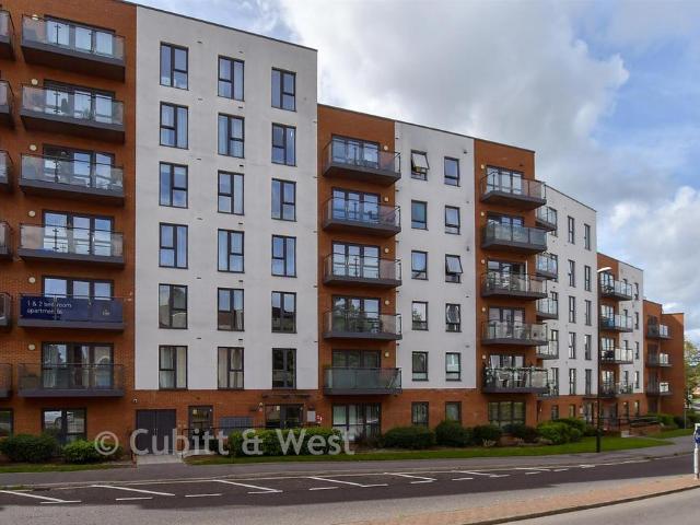 Flat for sale in Glynde, West Sussex