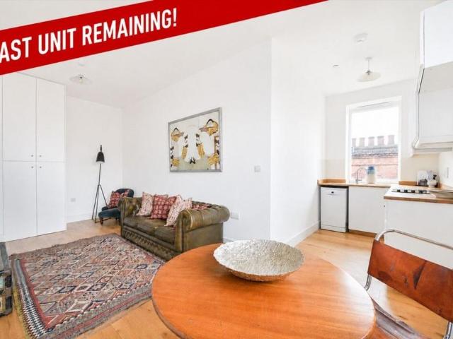 Flat for sale in Harlesden, Greater London