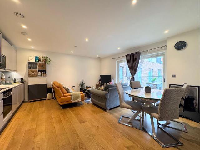 Flat for sale in Colindale, Greater London
