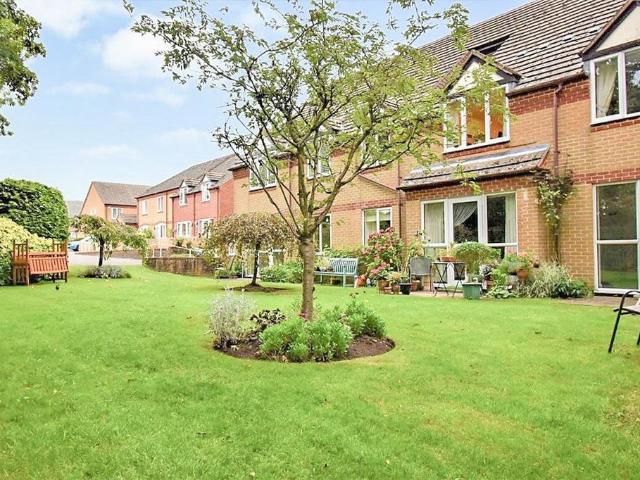 Flat for sale in Fair Oak and Horton Heath, Helford
