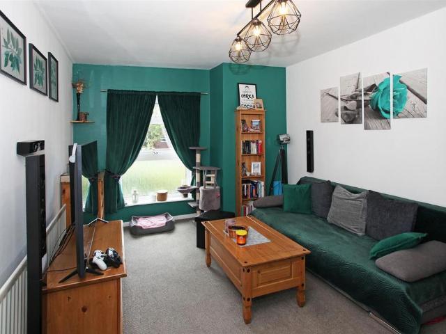 Flat for sale in Brookside, Telford