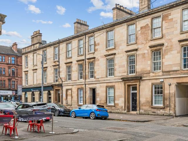 Flat for sale in Partick, Scotland