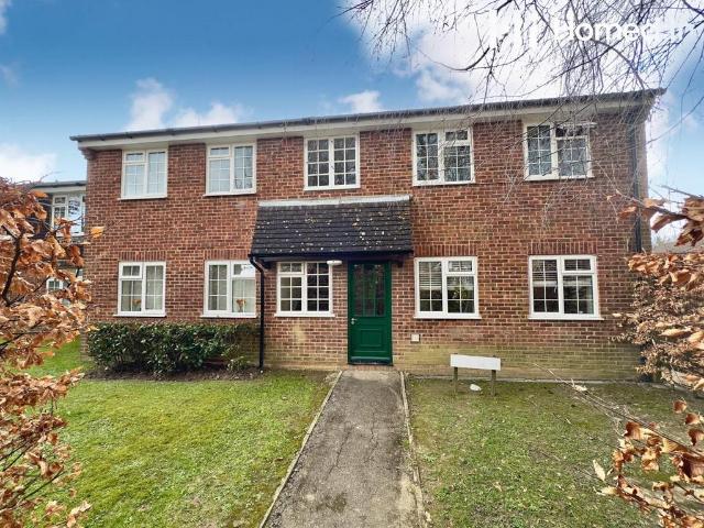Flat for sale in Wickhurst Green, Horsham
