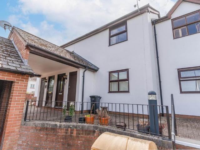 Flat for sale in Caerleon, Wales