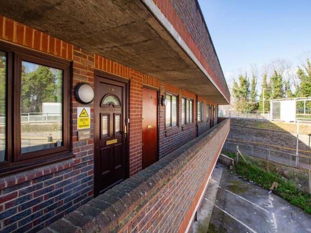 Flat for sale in Penge, Greater London