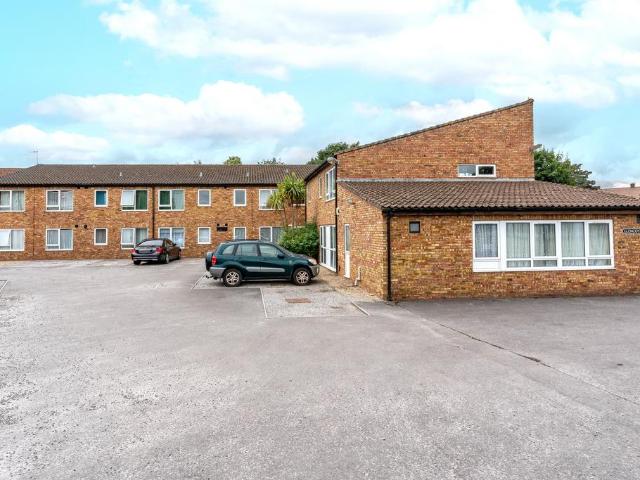 Flat for sale in Feckenham, City Of Bristol
