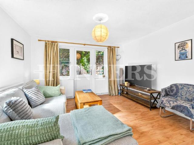 Flat for sale in Tottenham Hale, Greater London