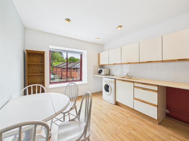 Flat for sale in Alyth, Scotland