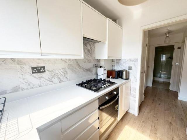 Flat for sale in Brompton, Greater London