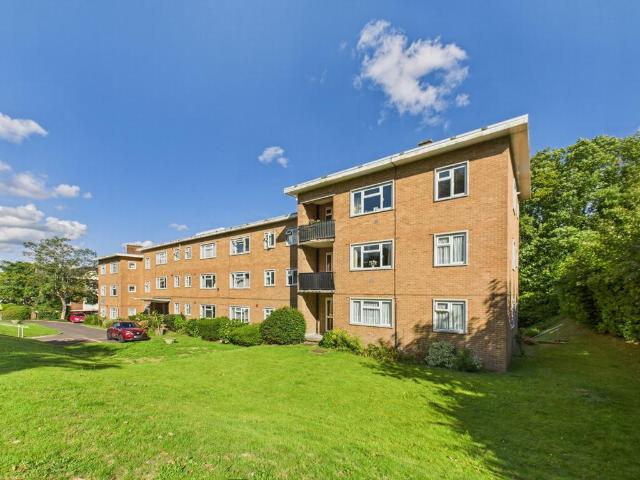 Flat for sale in Lucastes, Perryfields